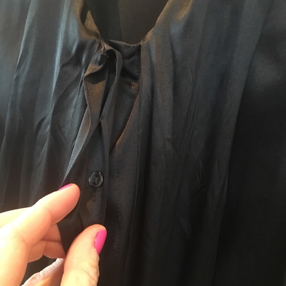 Express Dressy Tie Bow Blouse - Picture 4 of 8